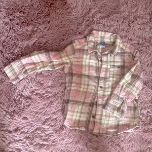 Old Navy Girls flannel shirt. Only worn once!